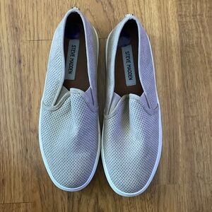 NWOT Steve Madden slip on shoes in a light taupe color.